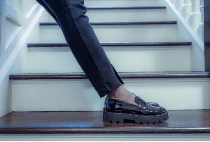 鞋子选不对伤膝伤脚伤关节!