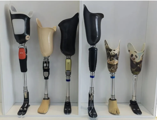 现代假肢的安装